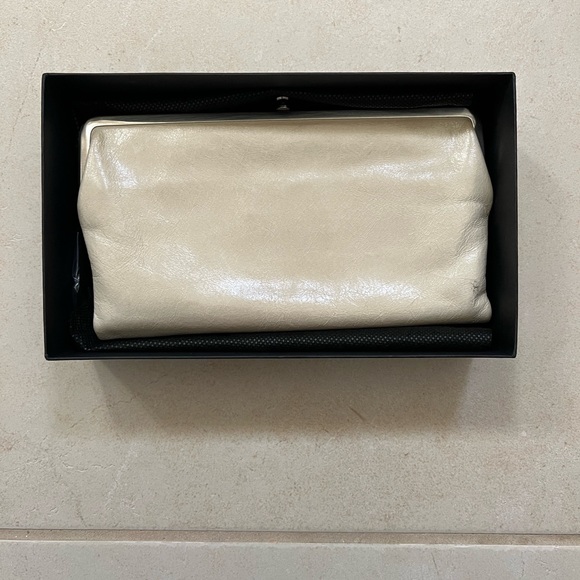 HOBO Wallet/clutch - Picture 3 of 3